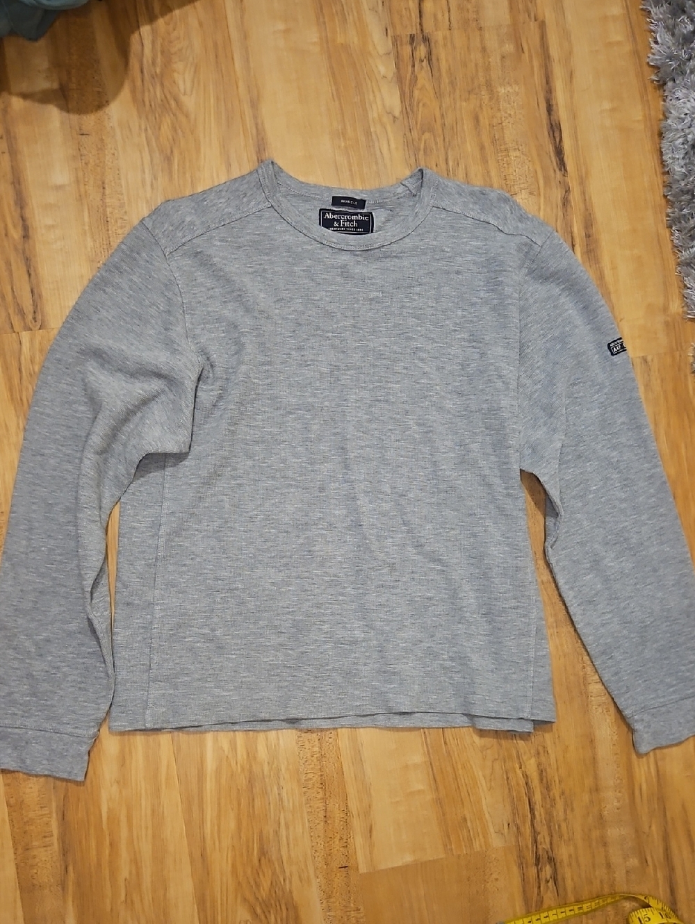 Abercrombie & Fitch Men's Light Heather Gray Crewneck Sweater